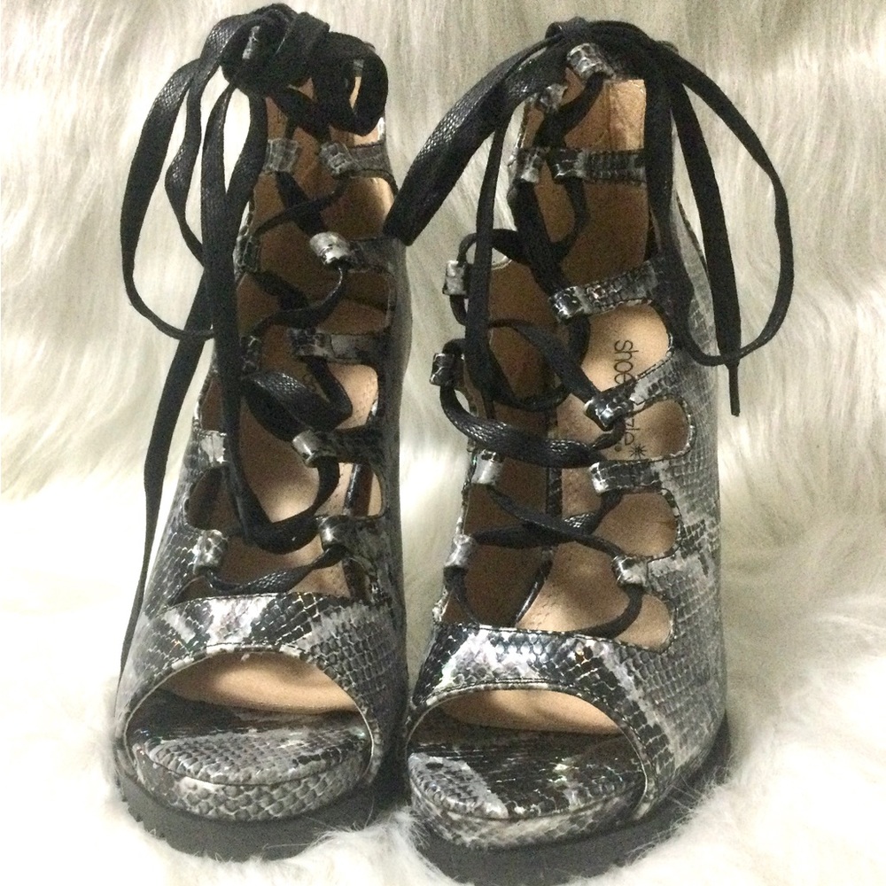 IRIDESCENT BOOTIES